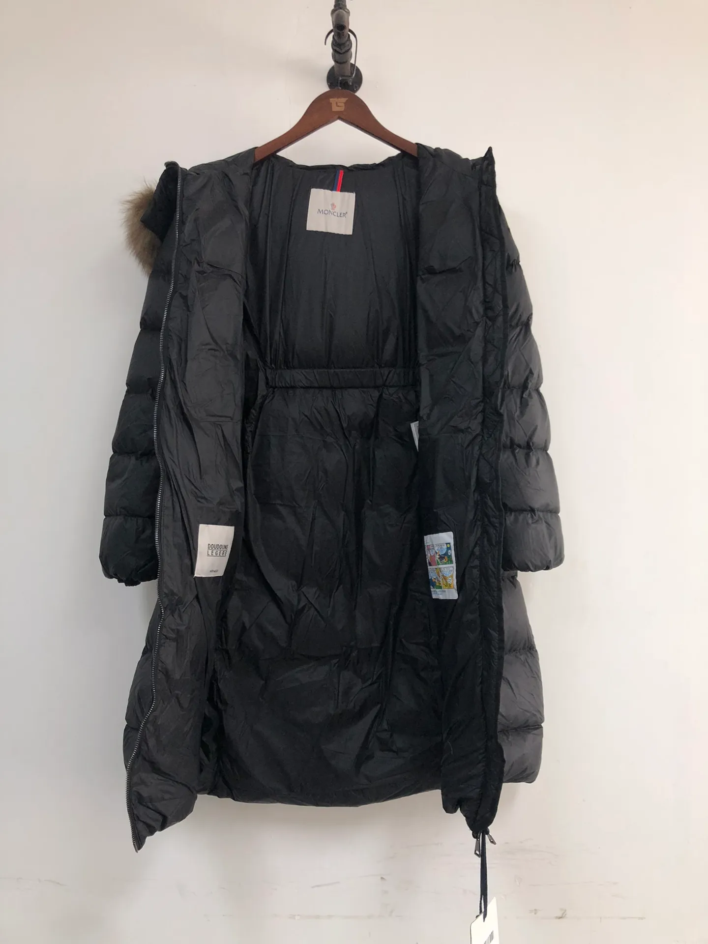 ————— 🧡🧡🧡 MONCLER ， 1:1 ， ， ，90 ， ✨ NFC 👍 👇 ：Black 、Green Size：1234